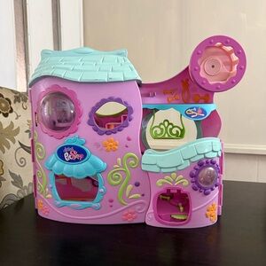 2007 Littlest Pet Shop Tail Waggin Fitness Club Playset. Used - Fair Condition